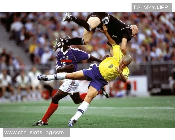 实况足球2013世界杯精彩回顾与战术分析，重温经典赛事瞬间与球员表现